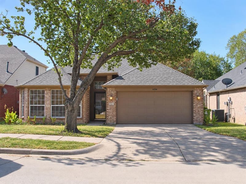 606 Lake Bridge Drive, Lake Dallas TX 75065