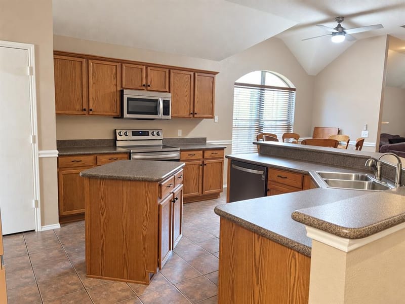 606 Lake Bridge Drive, Lake Dallas TX 75065 - Photo 4