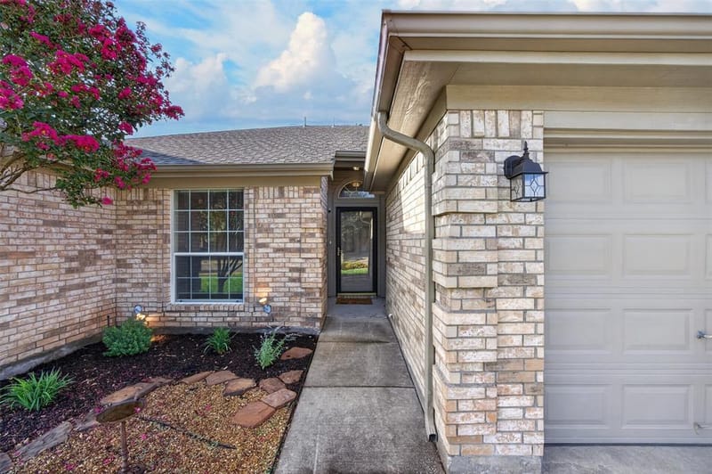 332 Hacienda Drive, Waxahachie TX 75165 - Photo 4