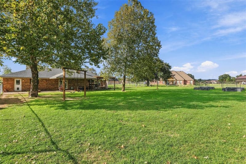 106 Vineyard Street, Weatherford TX 76087 - Photo 28