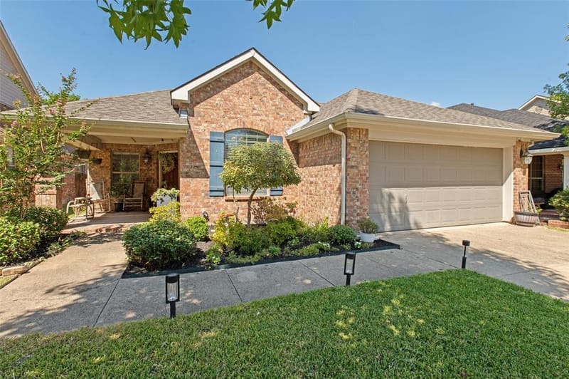 2944 Vacherie Lane, Dallas TX 75227