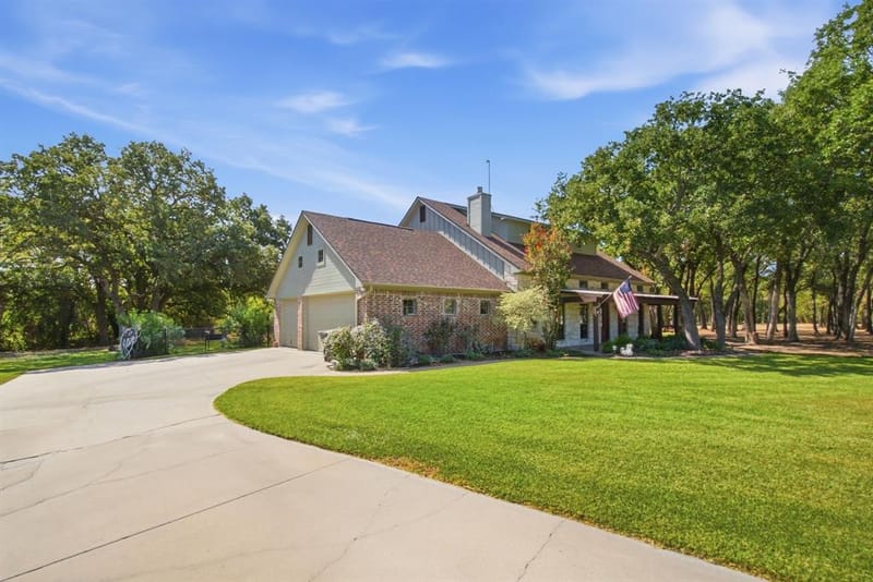 115 Coldwater Creek Lane, Weatherford TX 76088 - Photo 2