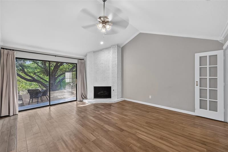 806 Creekside Drive, Euless TX 76040 - Photo 6