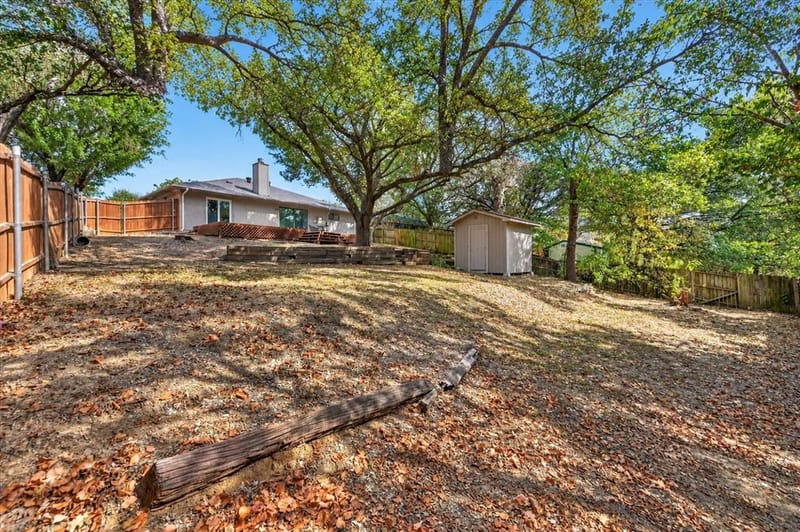 806 Creekside Drive, Euless TX 76040 - Photo 32