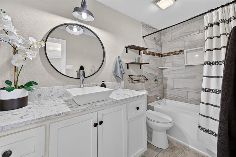 806 Creekside Drive, Euless TX 76040 - Photo 5