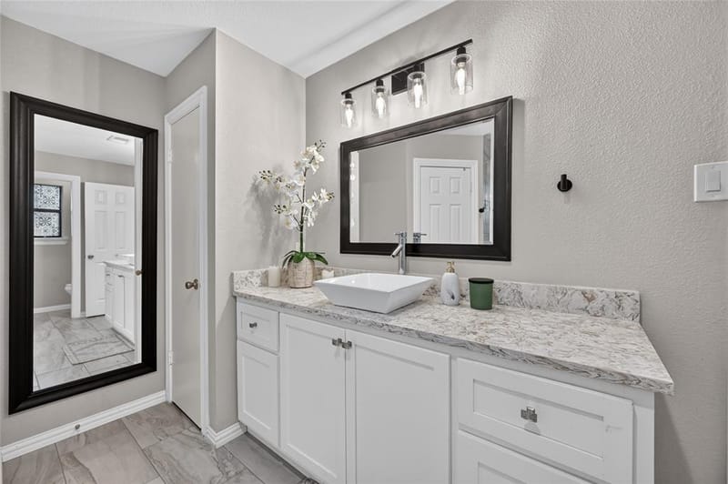 806 Creekside Drive, Euless TX 76040 - Photo 20