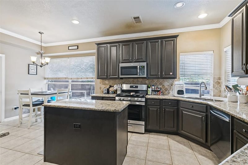 2314 Balleybrooke Drive, Lewisville TX 75077 - Photo 9