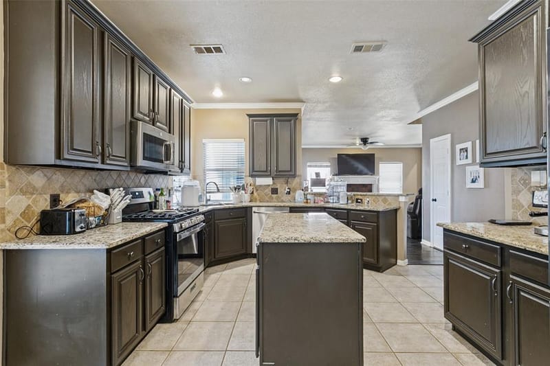 2314 Balleybrooke Drive, Lewisville TX 75077 - Photo 10