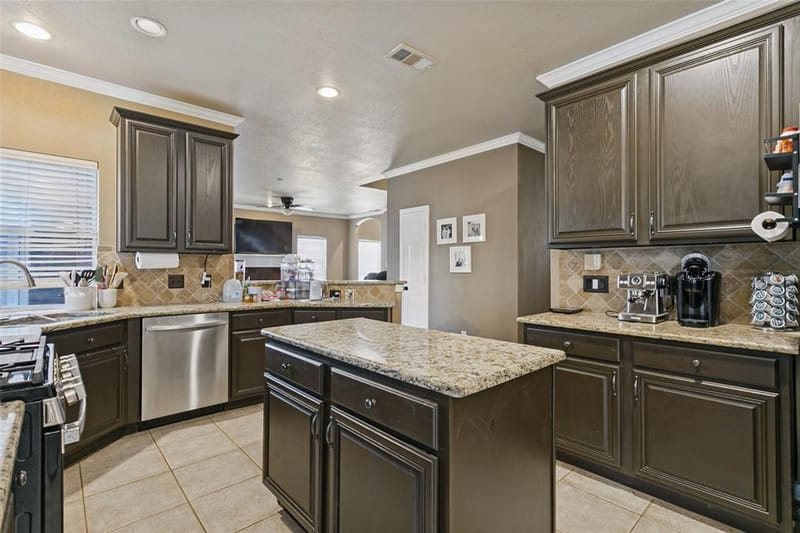 2314 Balleybrooke Drive, Lewisville TX 75077 - Photo 11