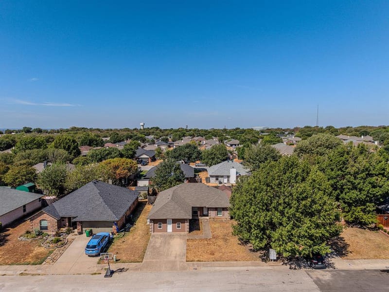 204 Troxell Boulevard, Rhome TX 76078 - Photo 3