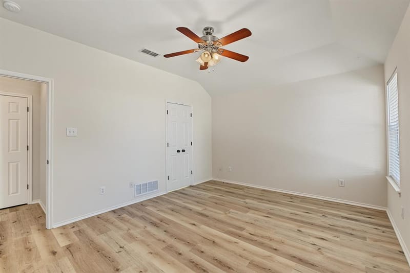 204 Troxell Boulevard, Rhome TX 76078 - Photo 18