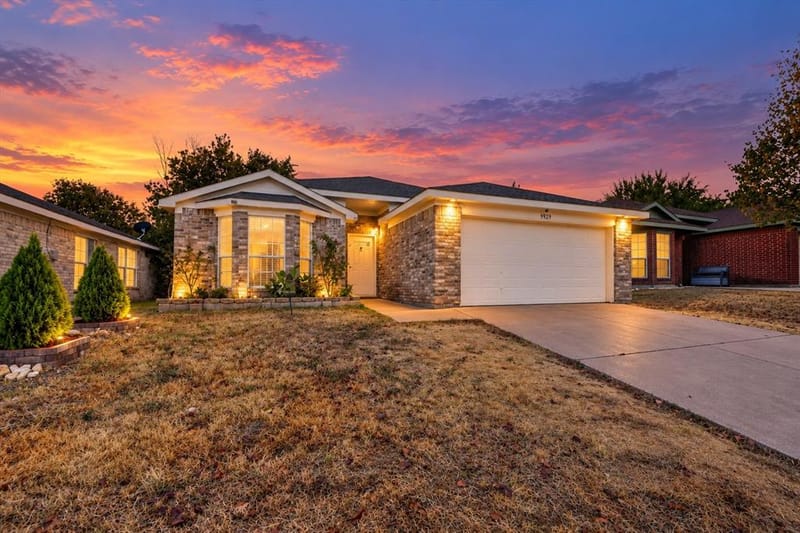 9929 Long Rifle Drive, Fort Worth TX 76108