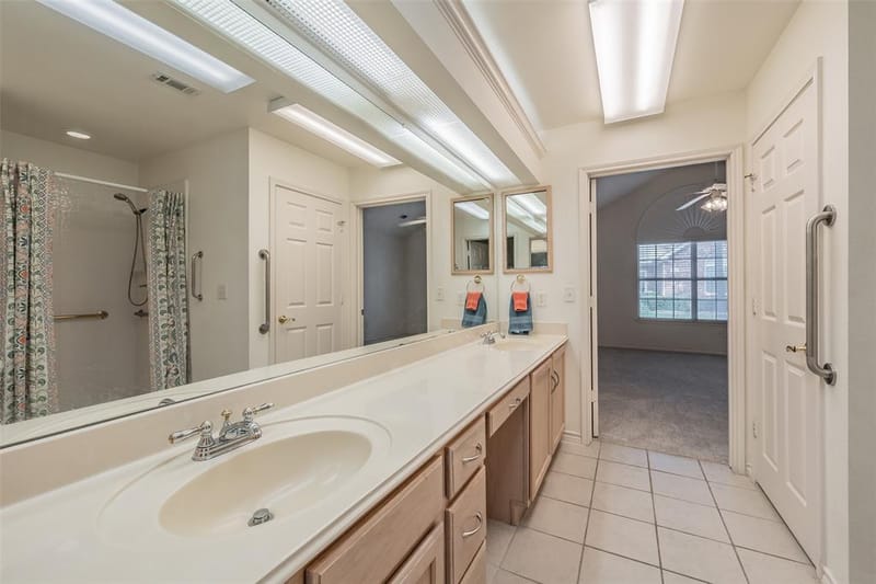918 Bridges Drive, Arlington TX 76012 - Photo 24