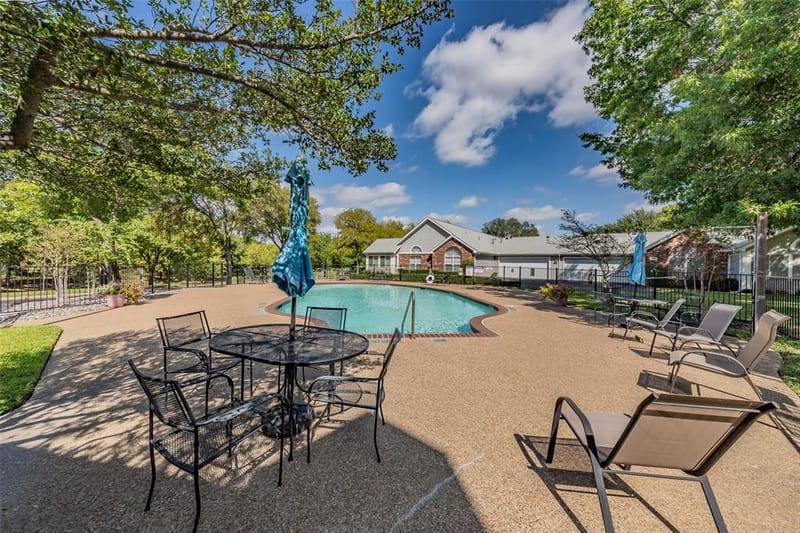 918 Bridges Drive, Arlington TX 76012 - Photo 33