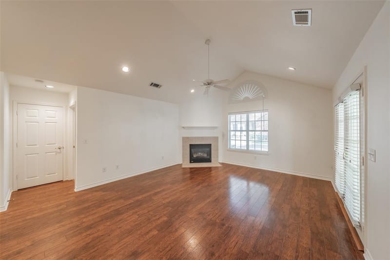 918 Bridges Drive, Arlington TX 76012 - Photo 8