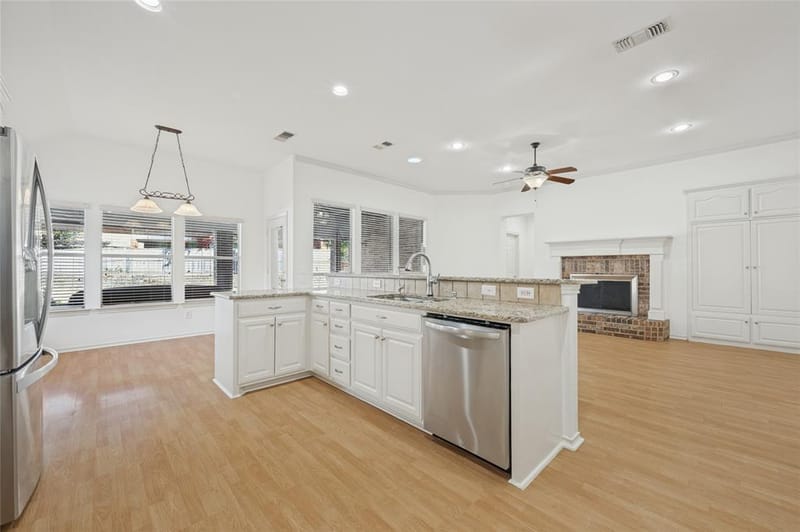 2405 Warwick Circle, McKinney TX 75072 - Photo 9