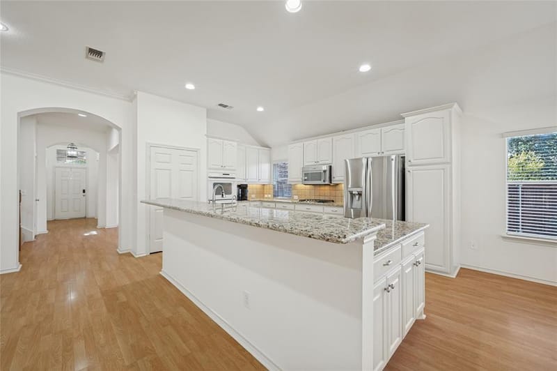 2405 Warwick Circle, McKinney TX 75072 - Photo 10