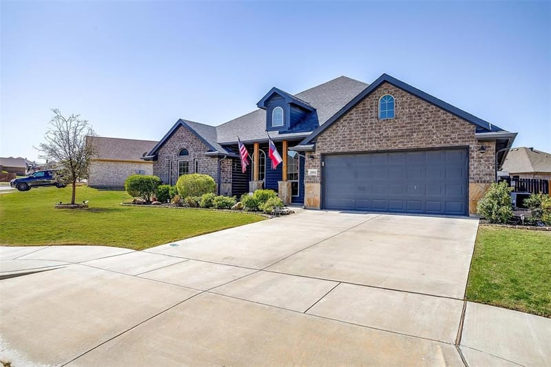 2004 Hill Crest Court, Weatherford TX 76086 - Photo 3