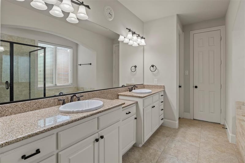 419 Paluxy Drive, Irving TX 75039 - Photo 15