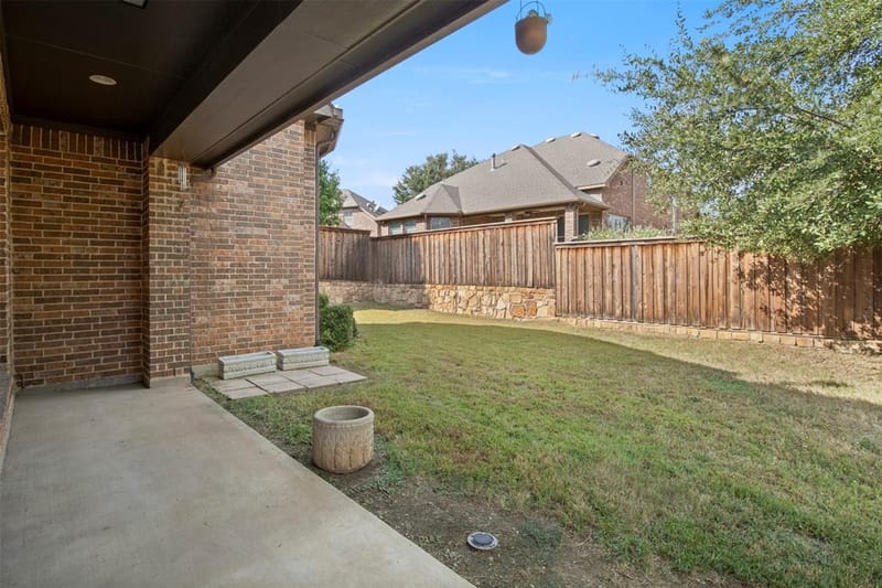 419 Paluxy Drive, Irving TX 75039 - Photo 29