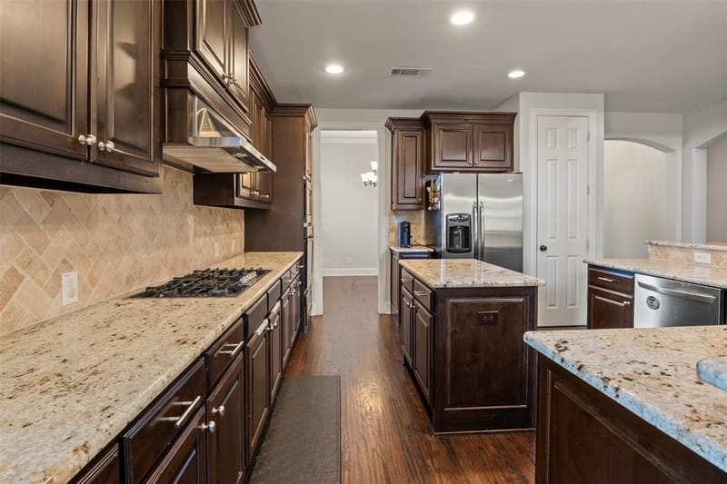 419 Paluxy Drive, Irving TX 75039 - Photo 4