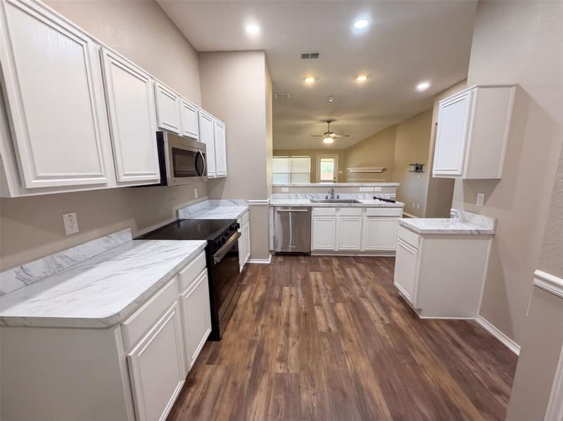 809 Canyon Cove Drive, Burleson TX 76028 - Photo 22