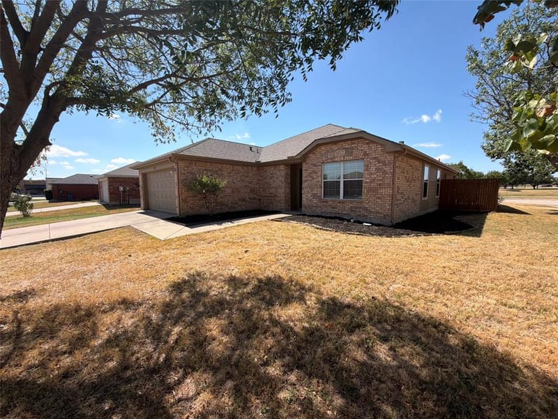 809 Canyon Cove Drive, Burleson TX 76028 - Photo 7
