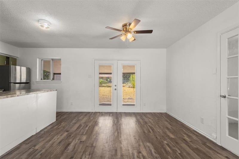 2563 Wood Valley Drive, Dallas TX 75211 - Photo 6