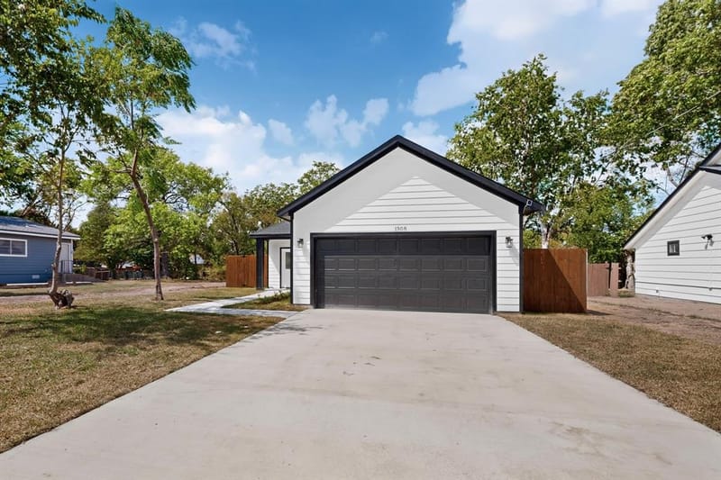 1308 E Collin Street, Corsicana TX 75110 - Photo 4