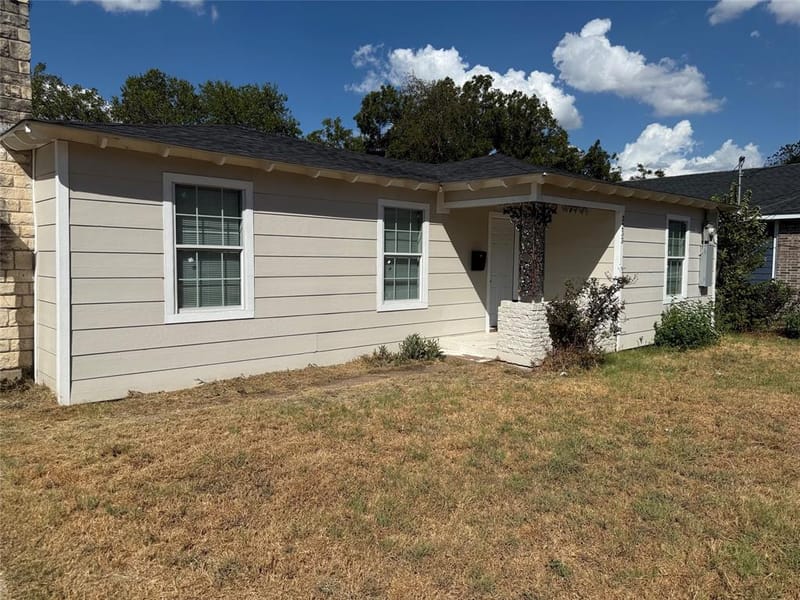 3233 Springview Avenue, Dallas TX 75216 - Photo 2