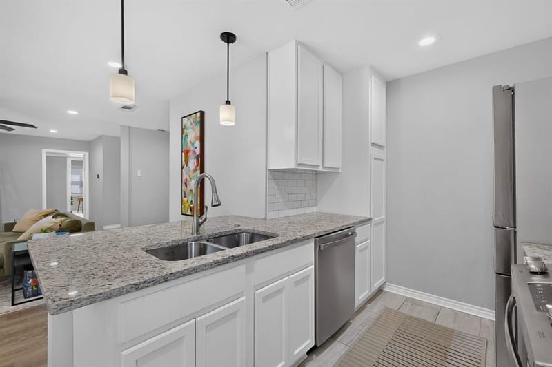 8632 Kingspoint Drive, Dallas TX 75238 - Photo 11