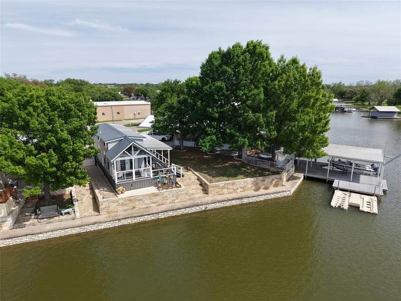 817 Brazos Harbor Circle, Granbury TX 76048