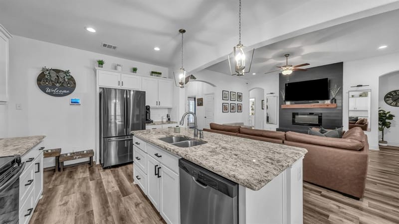 421 Vaquero, Weatherford TX 76087 - Photo 6