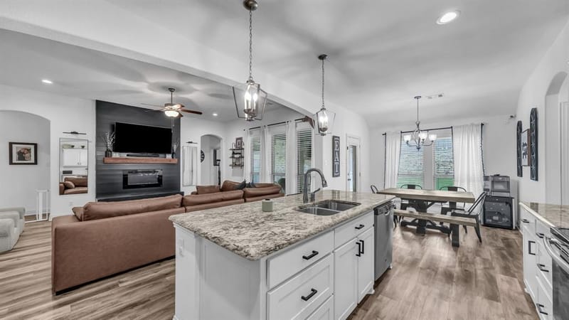 421 Vaquero, Weatherford TX 76087 - Photo 17