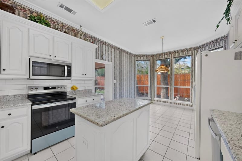 6615 Shelton Home Court, Arlington TX 76017 - Photo 7