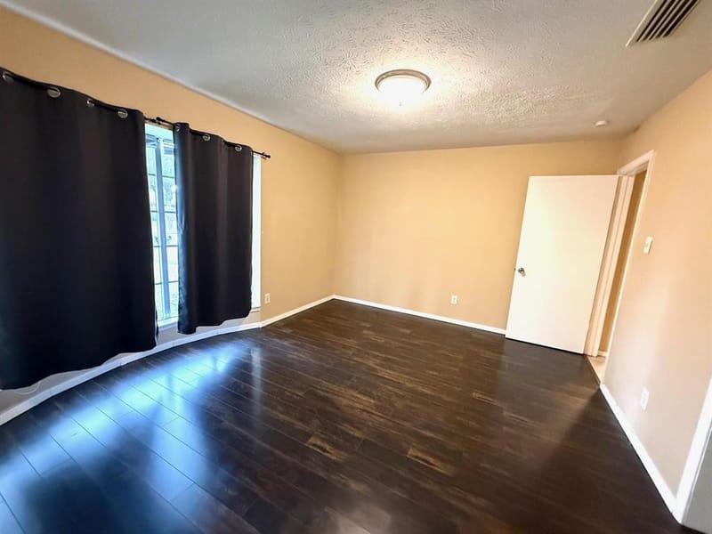 2705 Tanglewood Drive, Lancaster TX 75134 - Photo 13