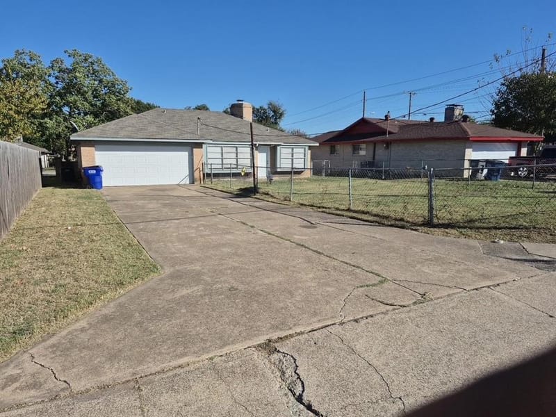 2705 Tanglewood Drive, Lancaster TX 75134 - Photo 17