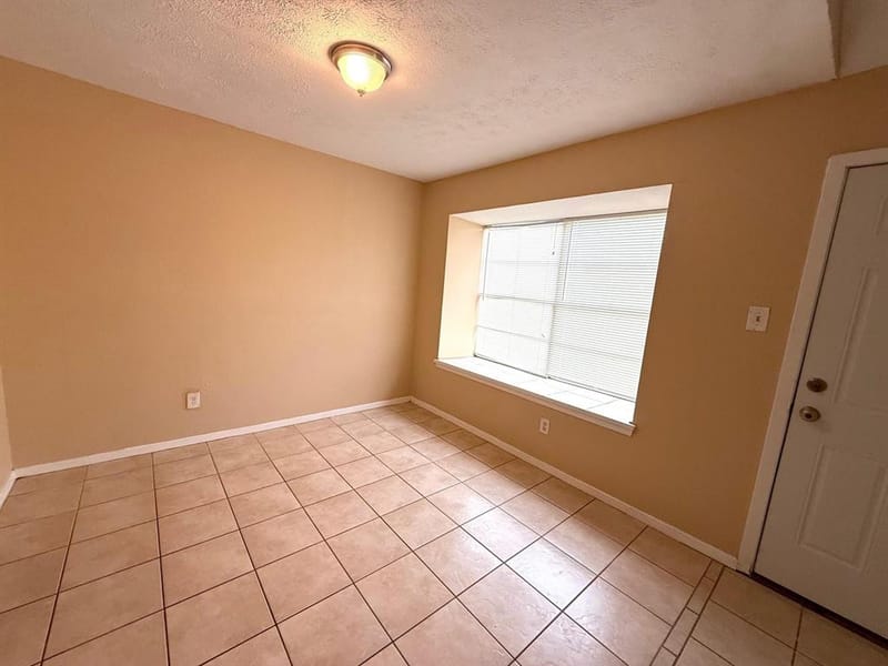 2705 Tanglewood Drive, Lancaster TX 75134 - Photo 9