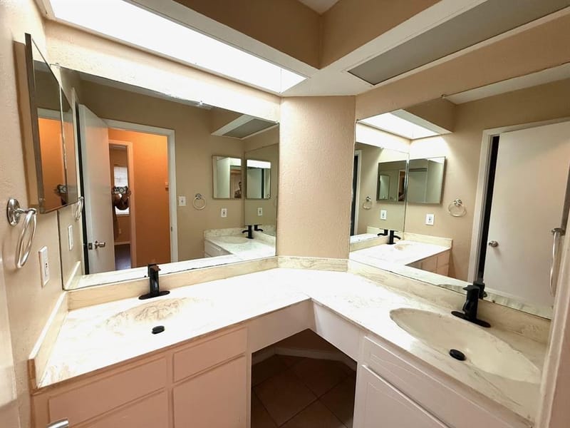 2705 Tanglewood Drive, Lancaster TX 75134 - Photo 15