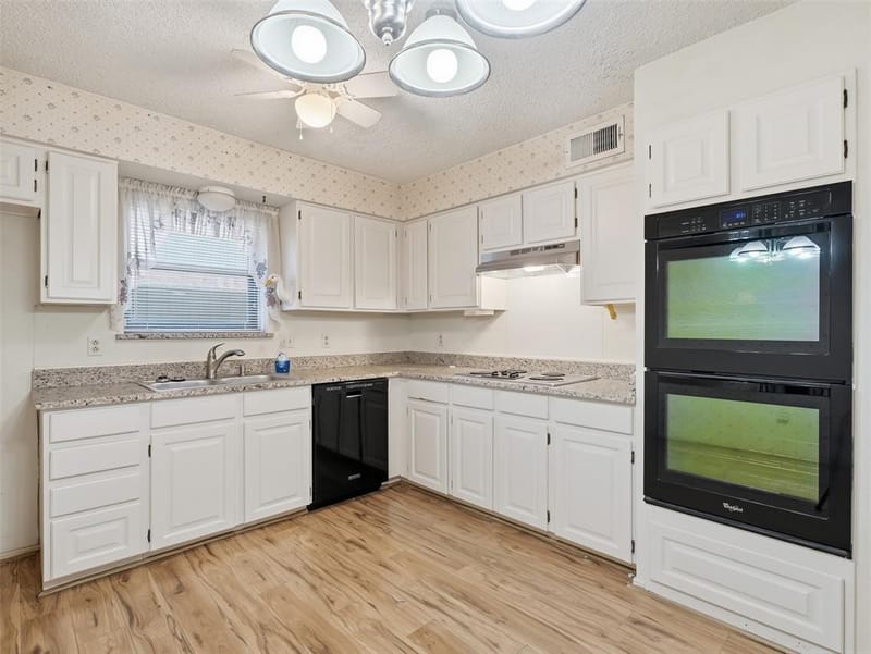 5301 Sarasota Drive, Garland TX 75043 - Photo 12