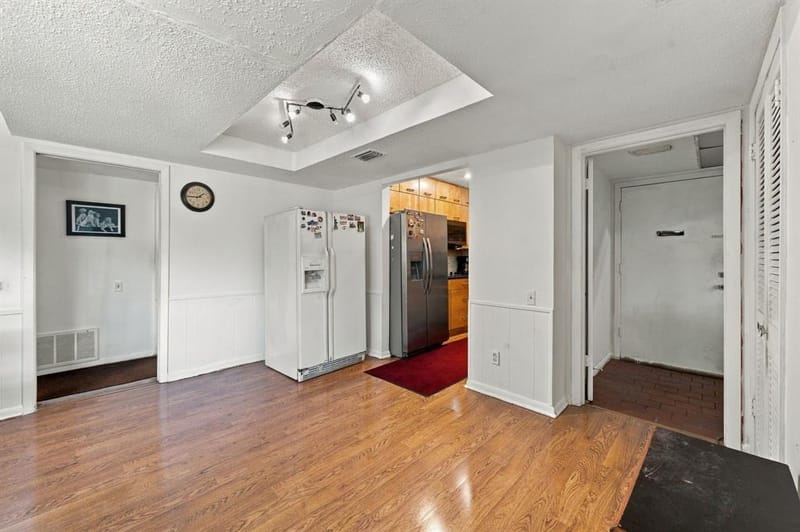 2721 Vancouver Street, Irving TX 75062 - Photo 6