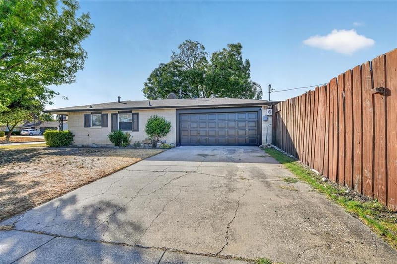 4101 Clemson Drive, Garland TX 75042 - Photo 32