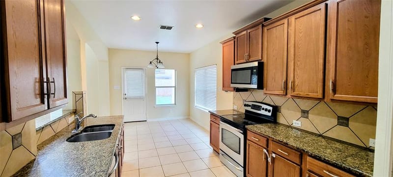 9221 Wild River Drive, Arlington TX 76002 - Photo 6