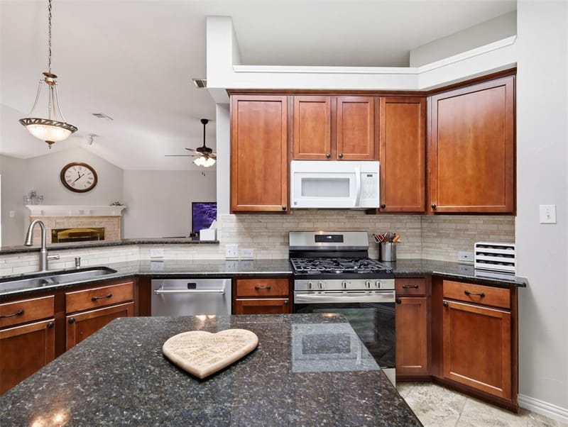 1408 Berne Lane, Lewisville TX 75067 - Photo 8