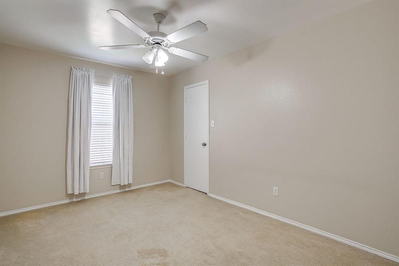 704 Charles City Drive, Arlington TX 76018 - Photo 13