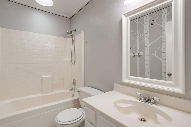 704 Charles City Drive, Arlington TX 76018 - Photo 12