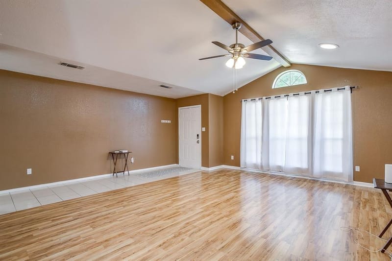 704 Charles City Drive, Arlington TX 76018 - Photo 3