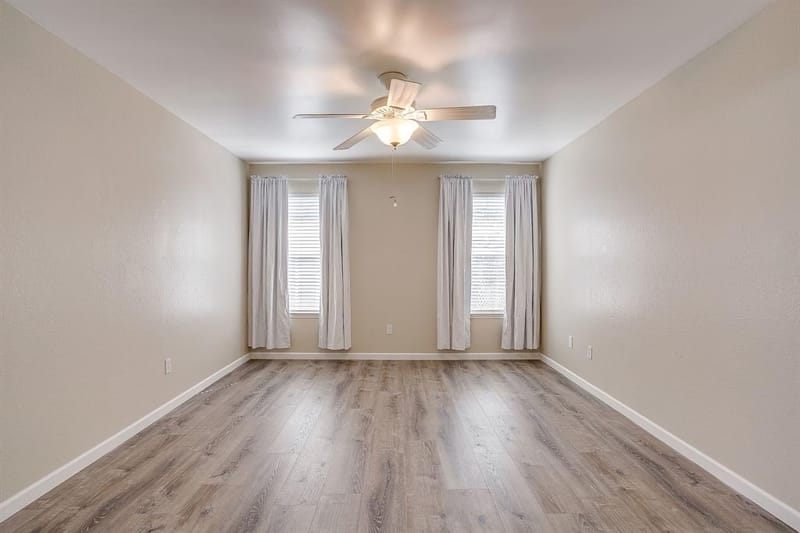 704 Charles City Drive, Arlington TX 76018 - Photo 10