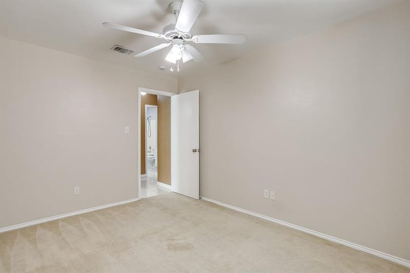 704 Charles City Drive, Arlington TX 76018 - Photo 14