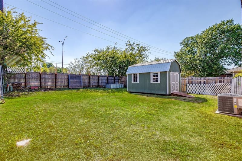 704 Charles City Drive, Arlington TX 76018 - Photo 15